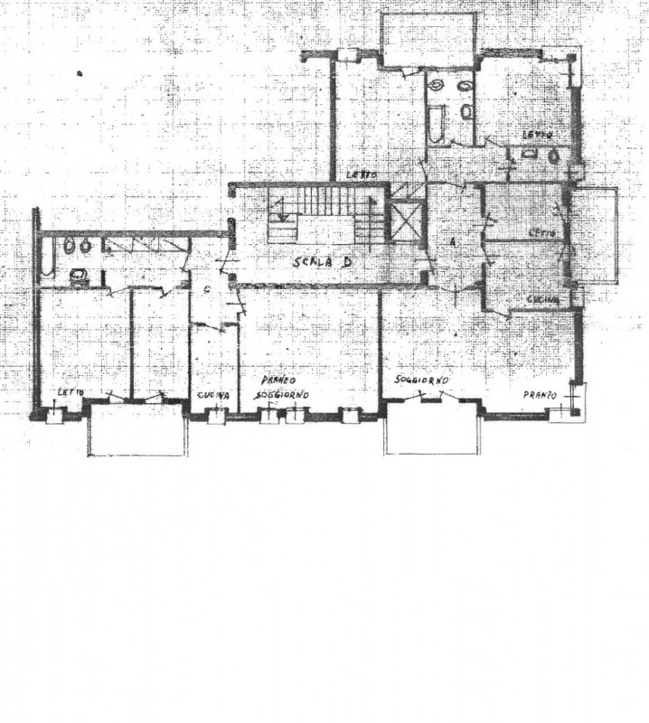 In via Nazareth, proponiamo appartamento unico nel suo genere, inserito in contesto verdeggiante ...