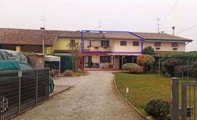 Rif. A.A.705-15

Vendita all'asta - porzione di casa in linea su due piani in data 24 febbraio 20...