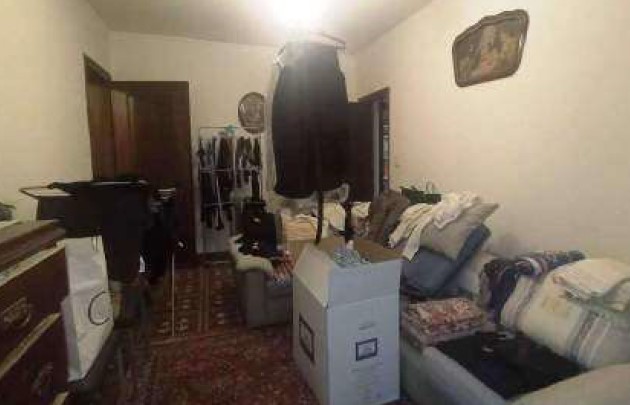 Rif. A.A.705-15

Vendita all'asta - porzione di casa in linea su due piani in data 24 febbraio 20...