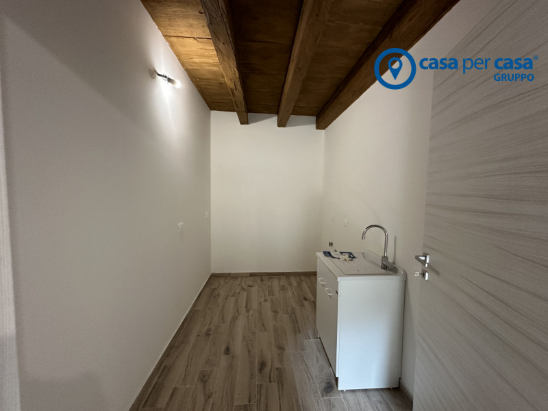 APPROVATO GRUPPO CASA PER CASA: VALUTATO, CONTROLLATO, GESTITO IN ESCLUSIVA

ZONA: Immersa nel ve...