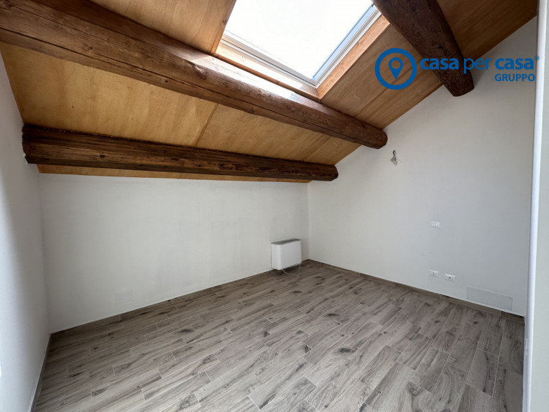 APPROVATO GRUPPO CASA PER CASA: VALUTATO, CONTROLLATO, GESTITO IN ESCLUSIVA

ZONA: Immersa nel ve...