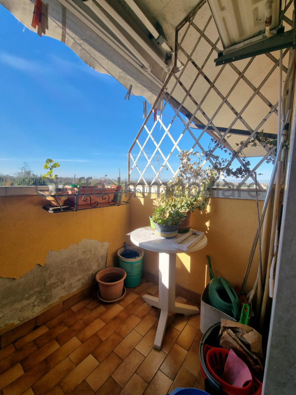 Scopri questo appartamento situato al 2° piano, NO ascensore, superficie generosa. Questa proprie...