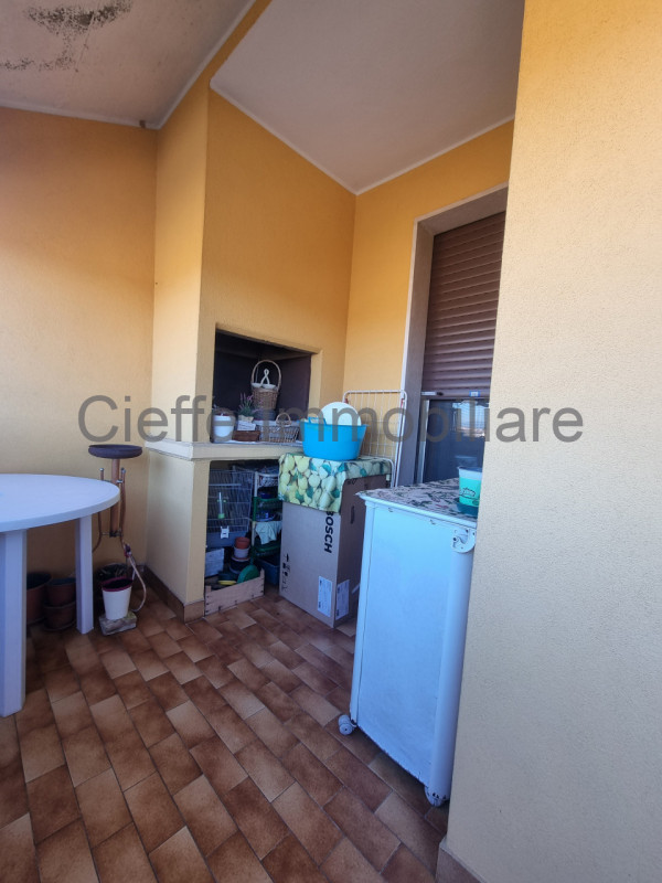 Scopri questo appartamento situato al 2° piano, NO ascensore, superficie generosa. Questa proprie...