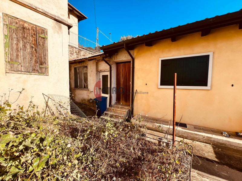 Affascinante Casa Storica da Ristrutturare ai Campassi di Valdagno

 Località Campassi di Valdagn...