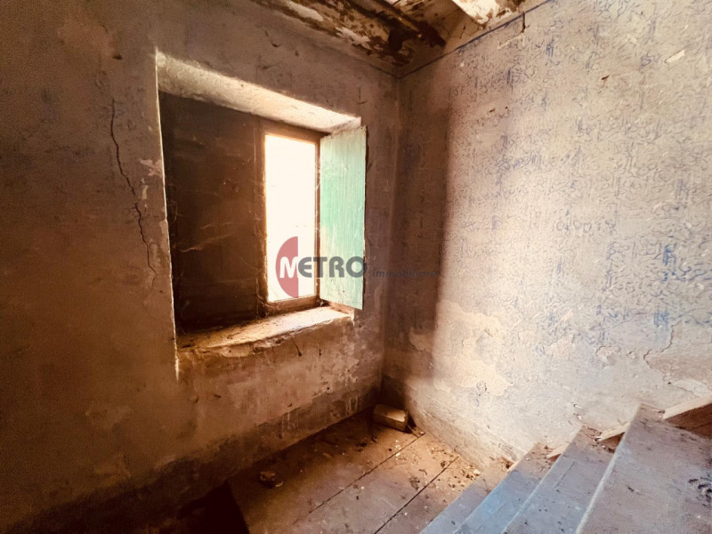 Affascinante Casa Storica da Ristrutturare ai Campassi di Valdagno

 Località Campassi di Valdagn...