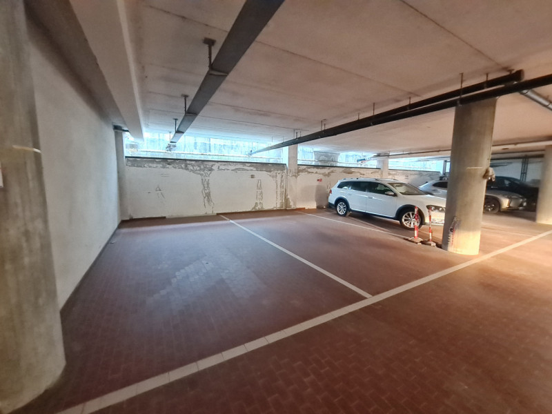 L’ufficio è situato in zona commerciale a Padova e si colloca al primo piano di una palazzina car...