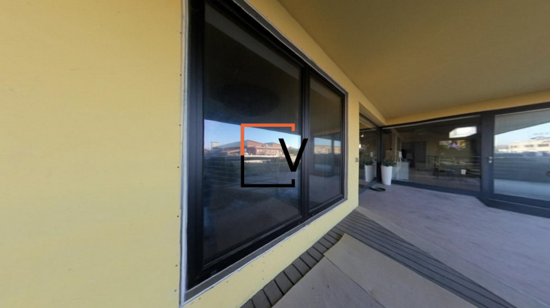 A043 - Proponiamo in locazione in zona industriale a Zero Branco ufficio direzionale con una supe...