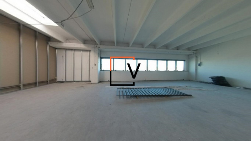 A043 - Proponiamo in locazione in zona industriale a Zero Branco ufficio direzionale con una supe...