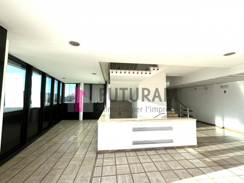 Rif: 598MIC - CARMIGNANO DI BRENTA - Per info 3473209826 - In complesso ad uso direzionale-insutr...