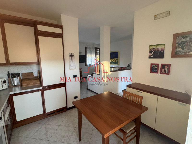 VILLATORA DI SAONARA: Appartamento per studenti, completamente arredato, si compone di ingresso, ...