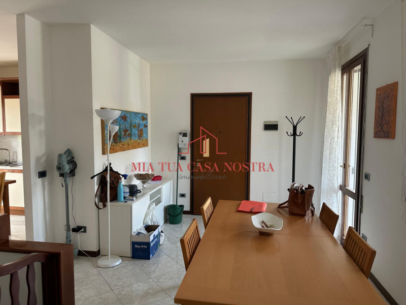 VILLATORA DI SAONARA: Appartamento per studenti, completamente arredato, si compone di ingresso, ...