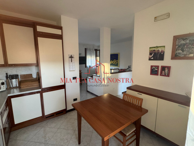 VILLATORA DI SAONARA: Appartamento per studenti, completamente arredato, si compone di ingresso, ...