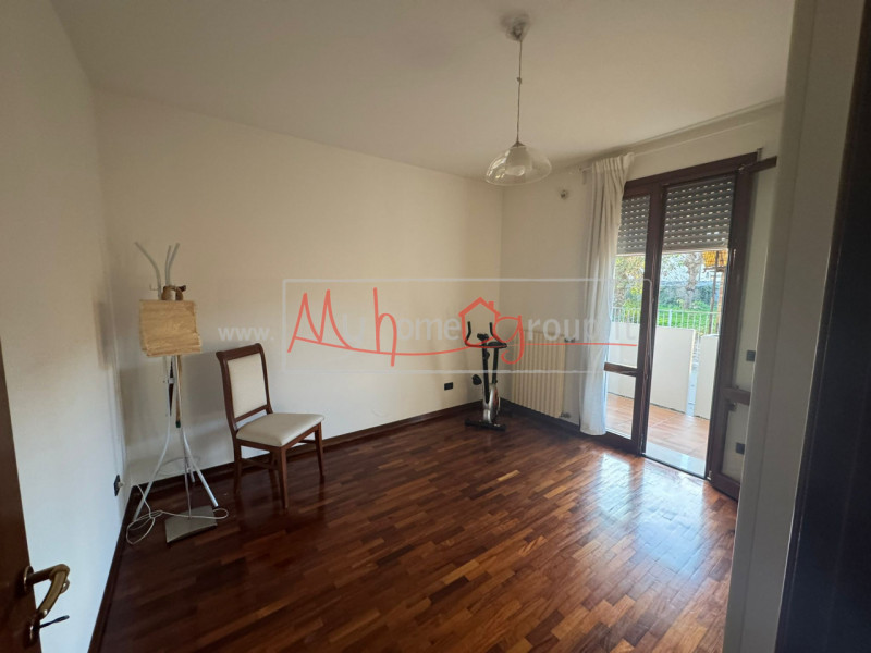 VILLATORA DI SAONARA: Appartamento per studenti, completamente arredato, si compone di ingresso, ...