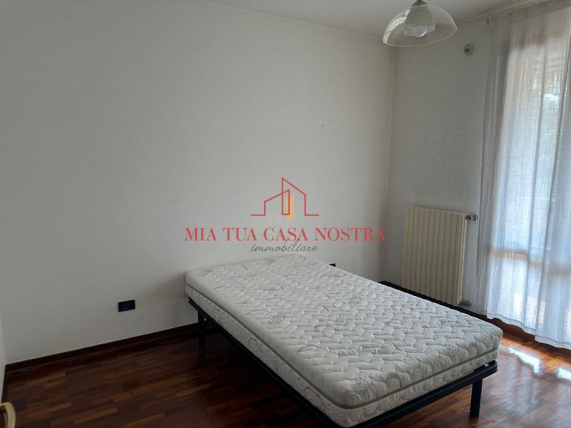 VILLATORA DI SAONARA: Appartamento per studenti, completamente arredato, si compone di ingresso, ...