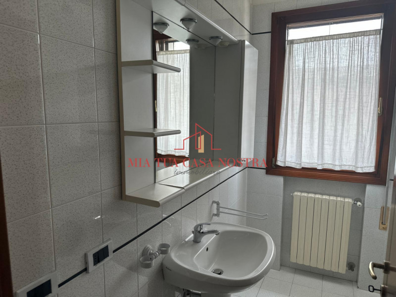 VILLATORA DI SAONARA: Appartamento per studenti, completamente arredato, si compone di ingresso, ...