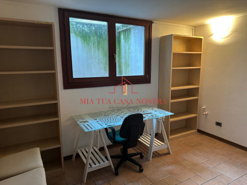 VILLATORA DI SAONARA: Appartamento per studenti, completamente arredato, si compone di ingresso, ...