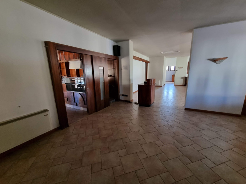 Boccon di Vo' (PD), in posizione panoramica ed esposto a Sud-Ovest proponiamo in Vendita un Compl...