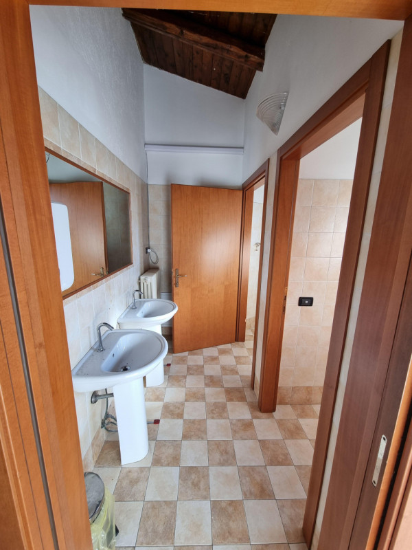 Boccon di Vo' (PD), in posizione panoramica ed esposto a Sud-Ovest proponiamo in Vendita un Compl...