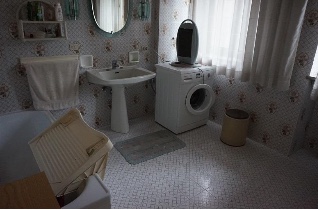 VALLI DEL PASUBIO (VI) VIA GISBENTI 10 - Piena proprietà di compendio formato da abitazione su tr...