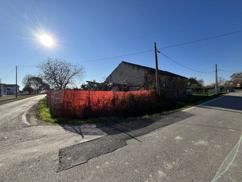 NOVENTA VICENTINA: Scopri il tuo angolo di tranquillità nel cuore della campagna veneta! Con una ...