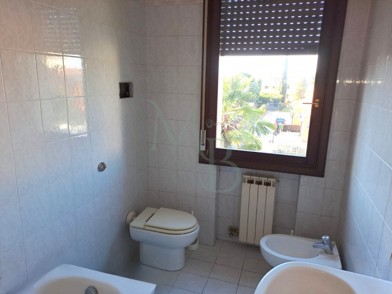 Saonara località Villatora, Immobiliare MB, propone in vendita, in esclusiva, appartamento con un...