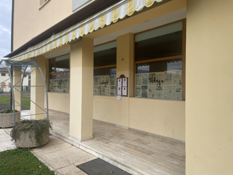 NOSTRA ESCLUSIVA: In centro a Villa D'Asolo siamo a proporre in vendita un grande locale di circa...