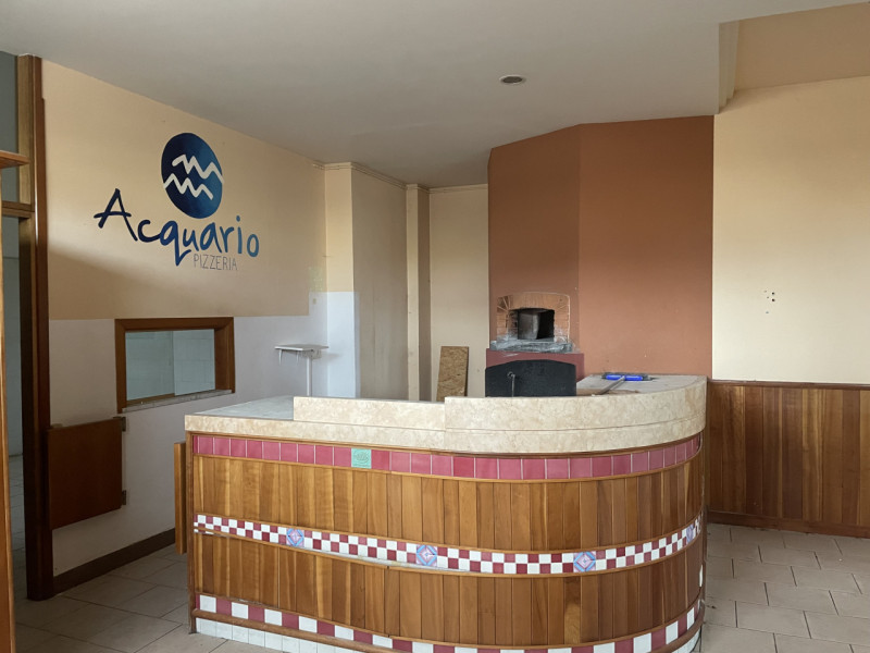 NOSTRA ESCLUSIVA: In centro a Villa D'Asolo siamo a proporre in vendita un grande locale di circa...