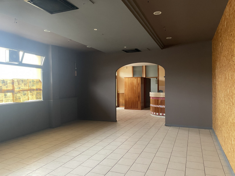 NOSTRA ESCLUSIVA: In centro a Villa D'Asolo siamo a proporre in vendita un grande locale di circa...