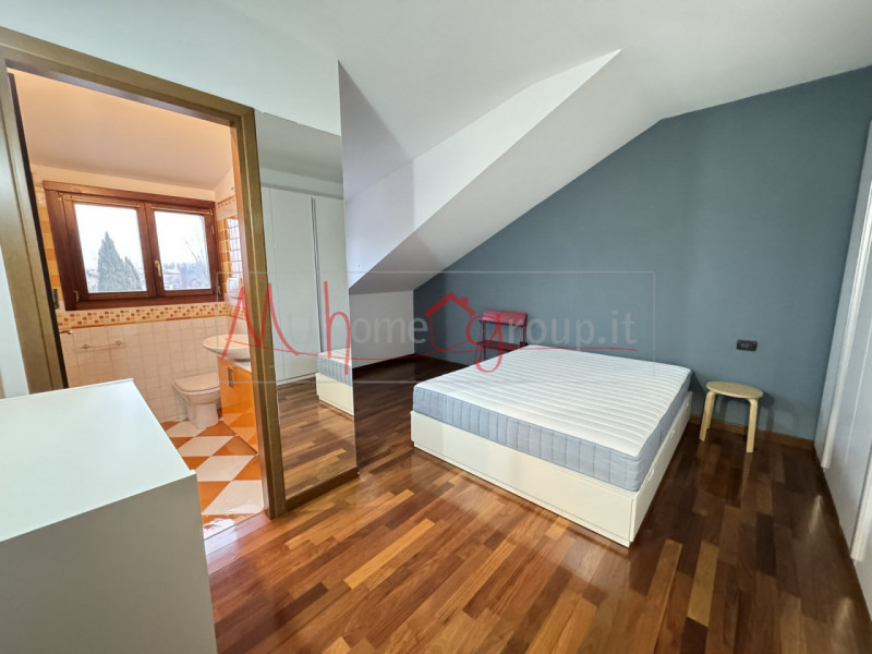 PADOVA ZONA CROCEFISSO - In piccolo condominio ben abitato appartamento completamente arredato co...