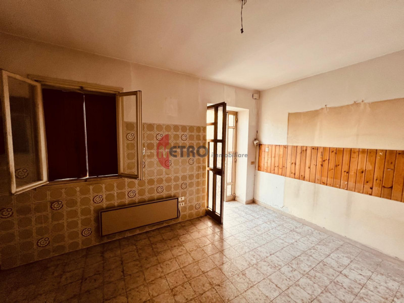 Località Moto Lungo, Valdagno, Veneto

 Casa da Ristrutturare con Potenziale  Garage Singolo e Fi...