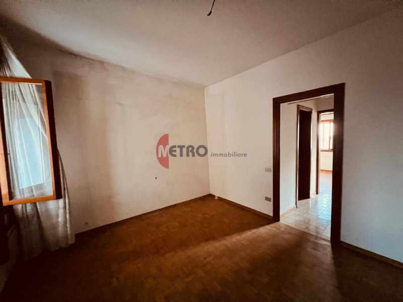 Località Moto Lungo, Valdagno, Veneto

 Casa da Ristrutturare con Potenziale  Garage Singolo e Fi...