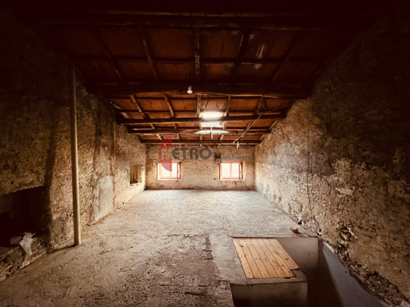 Località Moto Lungo, Valdagno, Veneto

 Casa da Ristrutturare con Potenziale  Garage Singolo e Fi...