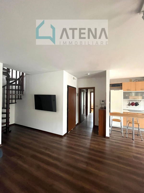 rif. 25670

PADOVA- MONTA'

*LEGGERE TUTTO L'ANNUNCIO*

Si affitta a studente/studentessa o giova...