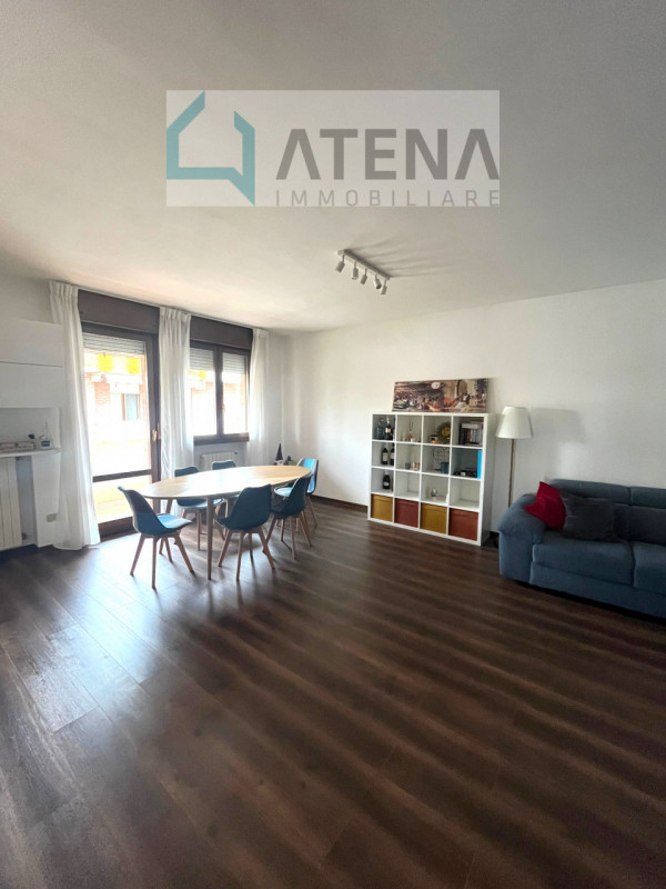 rif. 25670

PADOVA- MONTA'

*LEGGERE TUTTO L'ANNUNCIO*

Si affitta a studente/studentessa o giova...