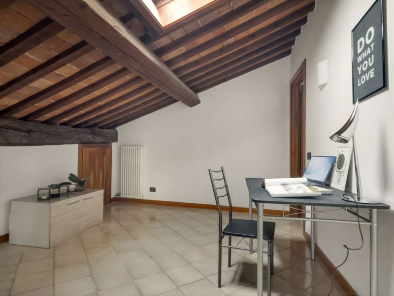 Nel prestigioso contesto del centro storico di Vicenza, a pochi passi dalla rinomata Piazza dei S...