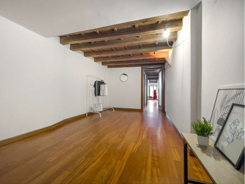 Nel prestigioso contesto del centro storico di Vicenza, a pochi passi dalla rinomata Piazza dei S...