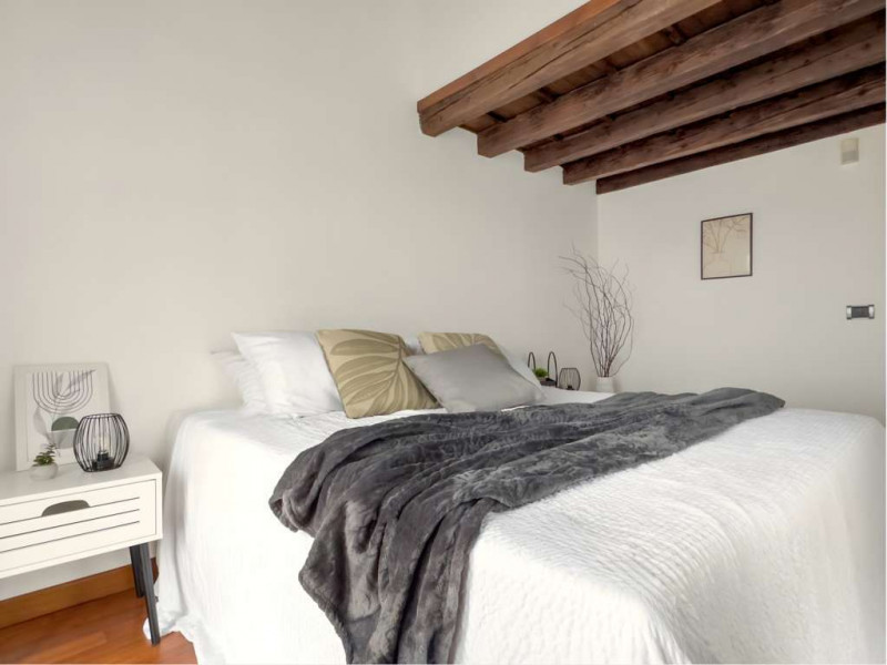 Nel prestigioso contesto del centro storico di Vicenza, a pochi passi dalla rinomata Piazza dei S...