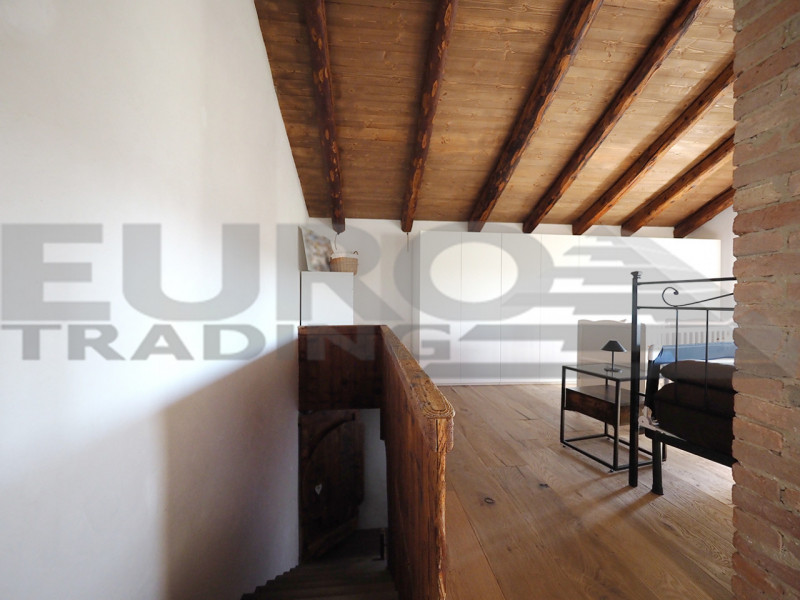 Proponiamo in vendita porzione di casa indipendente del 1800, completamente restaturata seguendo ...