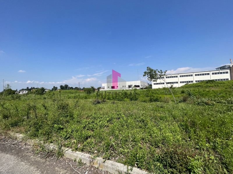 rif. 604MIC Per info 3473209826 - In vendita LOTTO EDIFICABILE industriale di 3.900 mq. Possibili...