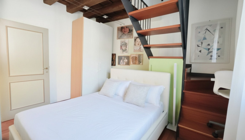 Nel cuore pulsante del Centro Storico di Padova, proponiamo in vendita un esclusivo palazzetto te...