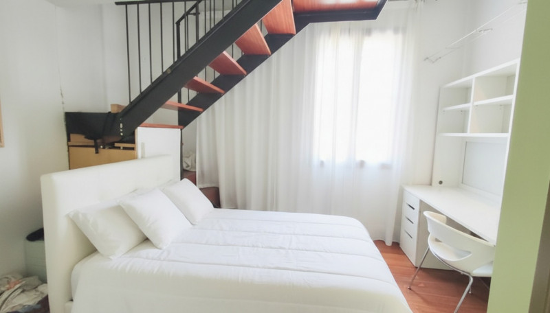 Nel cuore pulsante del Centro Storico di Padova, proponiamo in vendita un esclusivo palazzetto te...