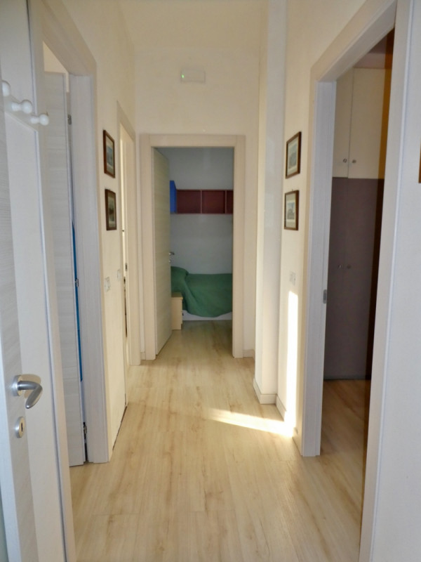 VICENZA - ZONA LAGHETTO: BEL TRICAMERE ULTIMO PIANO CON ASCENSORE E GARAGE - Rif. 8199
Proponiamo...