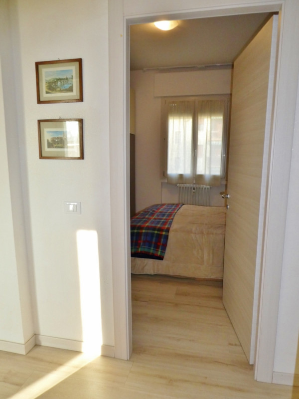 VICENZA - ZONA LAGHETTO: BEL TRICAMERE ULTIMO PIANO CON ASCENSORE E GARAGE - Rif. 8199
Proponiamo...