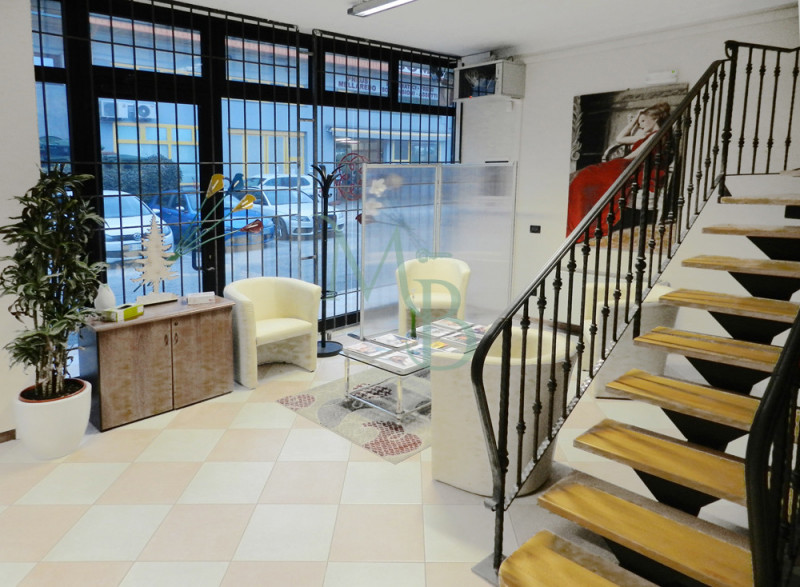 PIANIGA località MELLAREDO: Immobiliare MB propone in vendita in esclusiva, fronte strada a Mella...