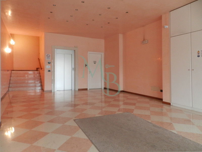 PIANIGA località MELLAREDO: Immobiliare MB propone in vendita in esclusiva, fronte strada a Mella...