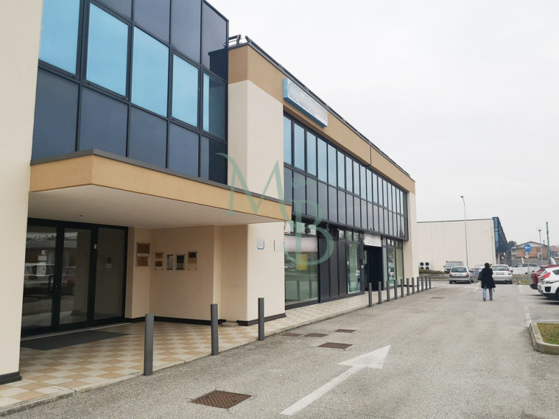 PIANIGA località MELLAREDO: Immobiliare MB propone in vendita in esclusiva, fronte strada a Mella...