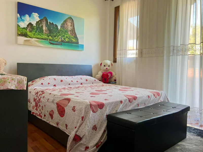 Stai cercando una casa spaziosa, luminosa e funzionale, in una zona comoda e ricca di servizi? 
Q...