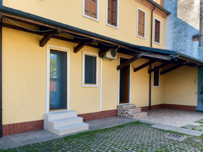 Stai cercando una casa spaziosa, luminosa e funzionale, in una zona comoda e ricca di servizi? 
Q...