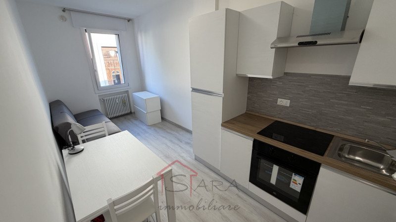 Affittasi appartamento arredato di 40 mq, CONSEGNATO ristrutturato a nuovo e arredato in stile mo...