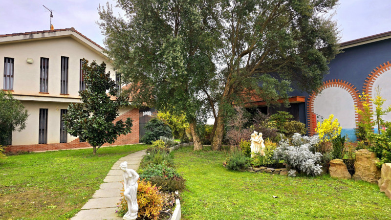 Rif. CS351 - Proponiamo porzione di Bifamiliare in posizione appartata ed a pochi minuti dai serv...